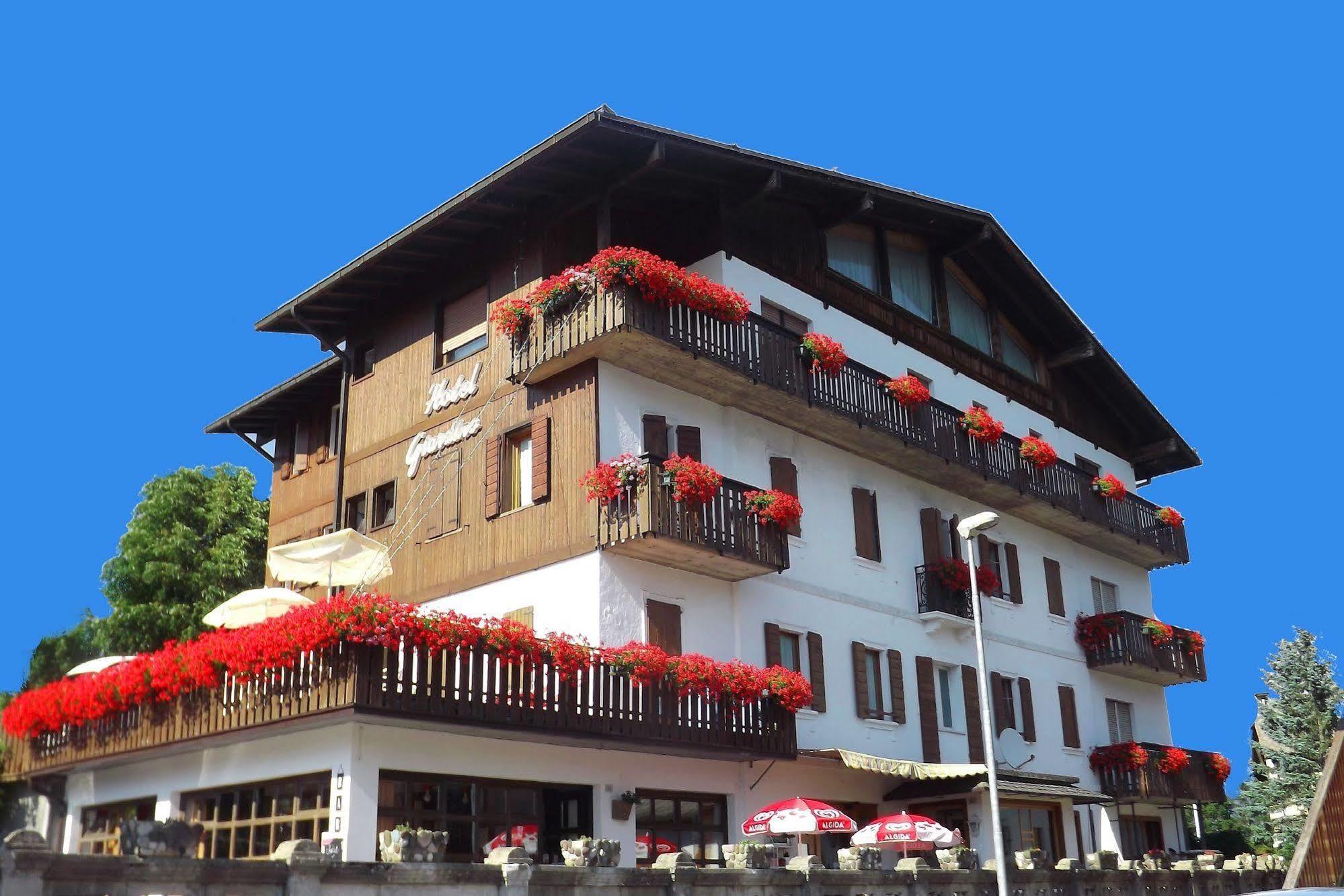 Hotel Giardino بييفي دي كادوري المظهر الخارجي الصورة